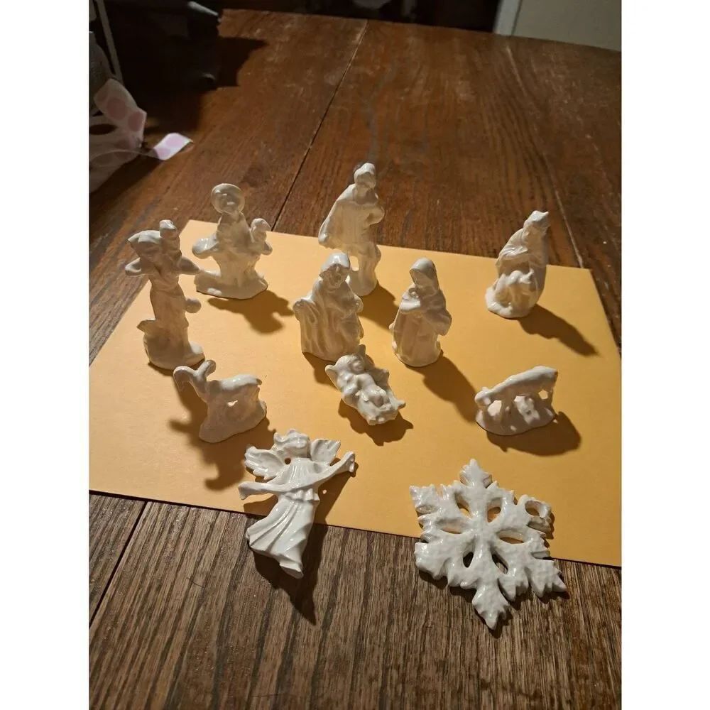 Vintage Ceramic Nativity Figurines Off White Set Christmas Holiday Shelf Sitters